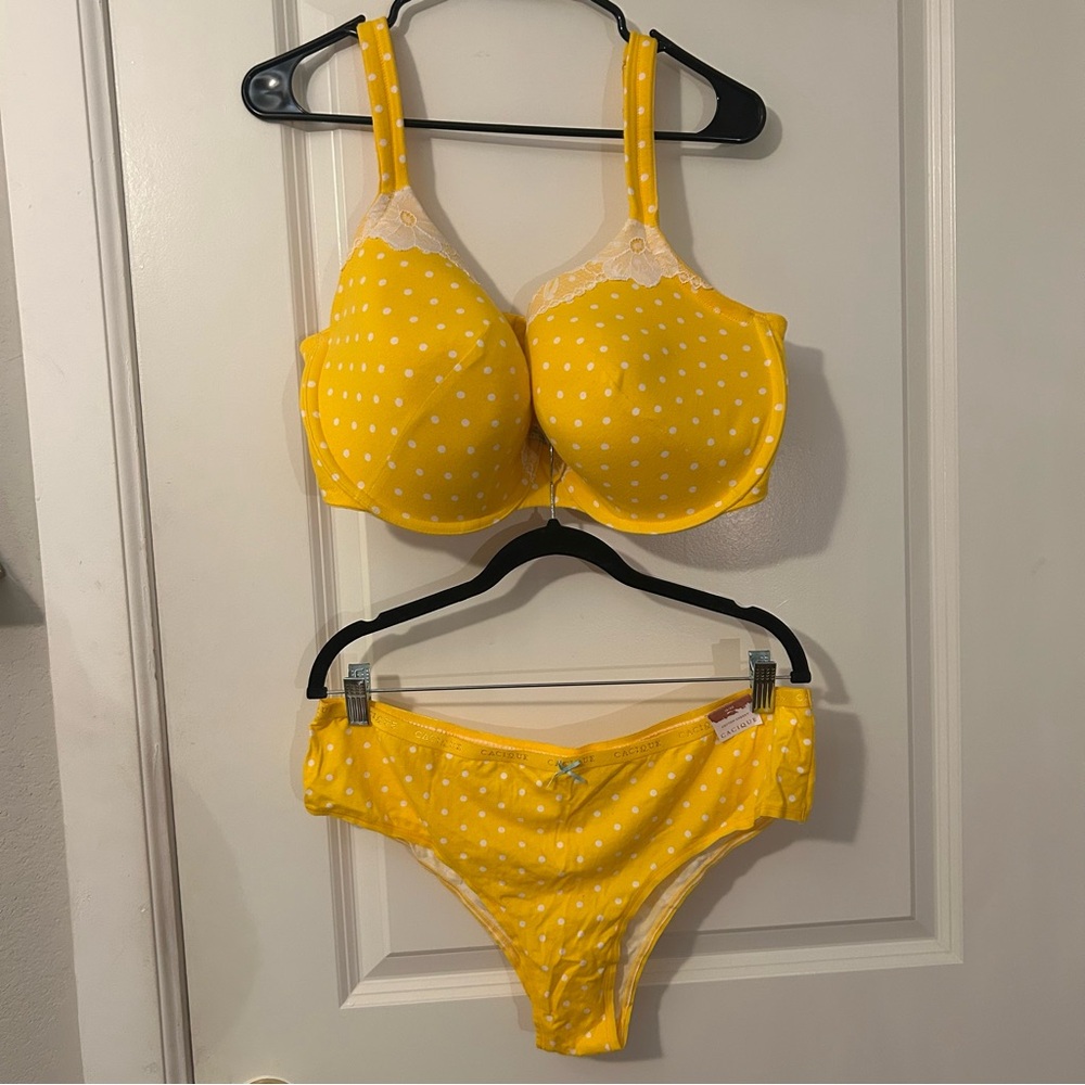 Torrid Cacique Yellow Polka Dot Bra Set